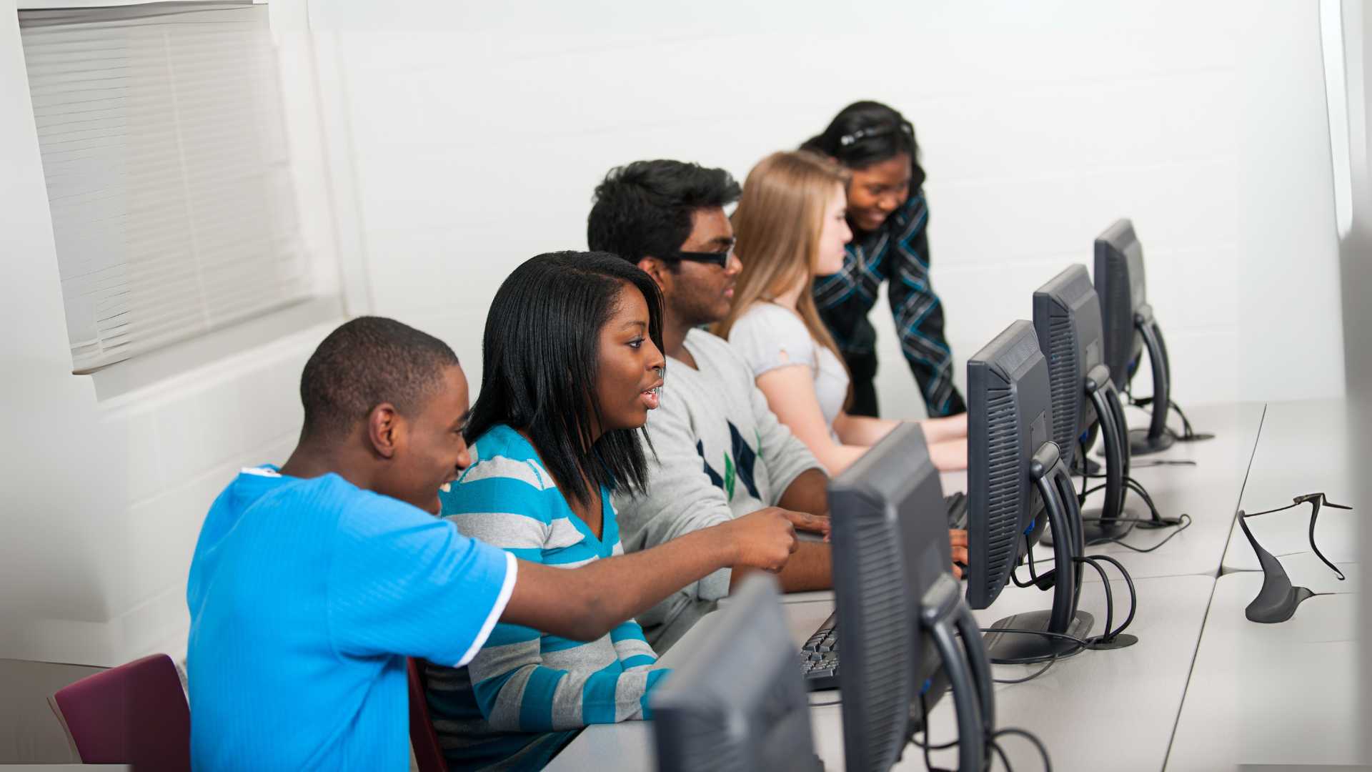 Visite a página do curso Inteligência Artificial: Uso criativo para transformar a aprendizagem